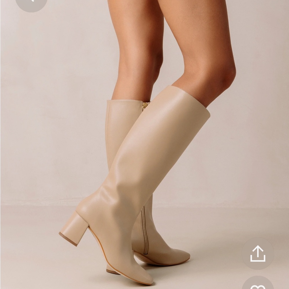 CHALK TAHINI BEIGE BOOTS NWT